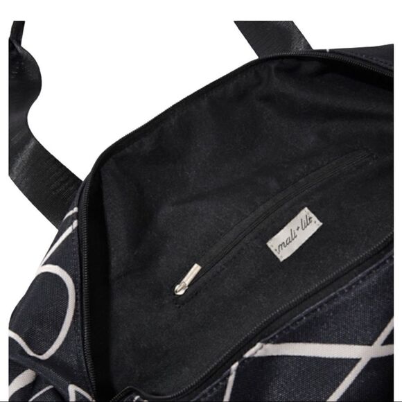 Mali + Lili Weekender Bag in Black Abstract - Picture 5 of 12